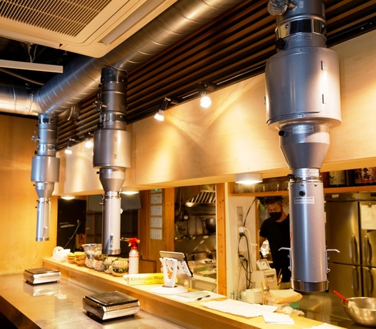排気ダクト　鈑金塗装　焼肉屋　30パイ　 焼肉フード、空調設備の浅井工業、製造直売、ファン、換気修理、厨房